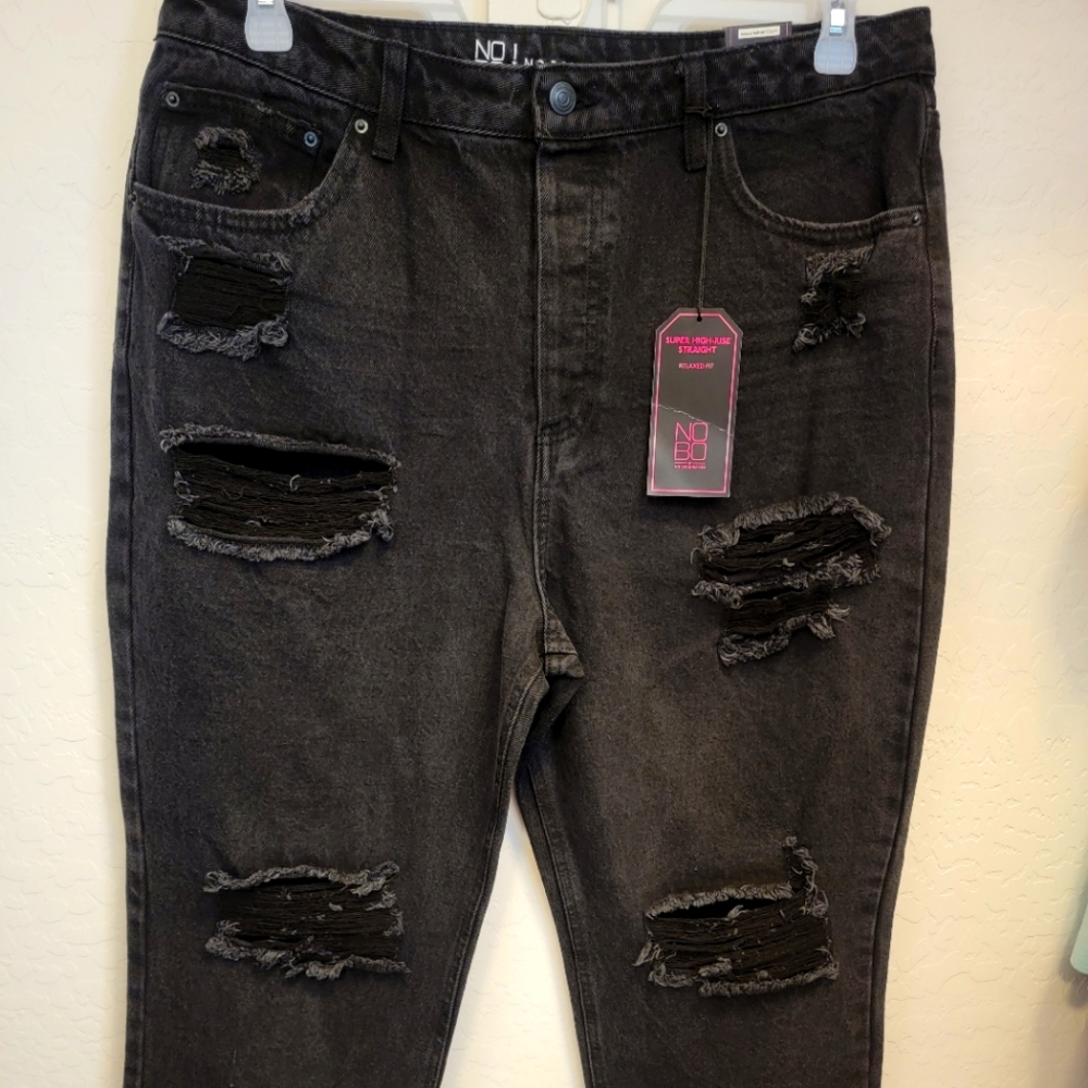 No Boundaries Super High-Rise Straight Relaxed Fit Black Torn Jeans - Juniors 17